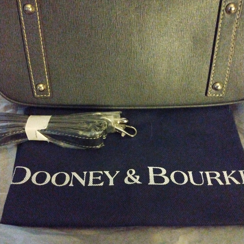 NEW Dooney & Bourke Saffiano Leather Zip Zip Satchel- Elephant w/Silver Hardware - Picture 2 of 10